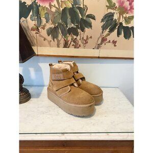 UGG Platform Shoes Womens Size 10 Shearling Strap Boot 1130554 Cozy